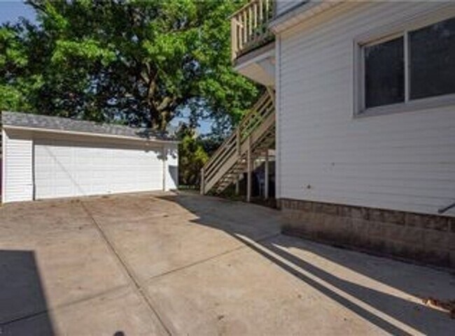 Building Photo - 1330 Brockley Ave. Lakewood OH 44107
