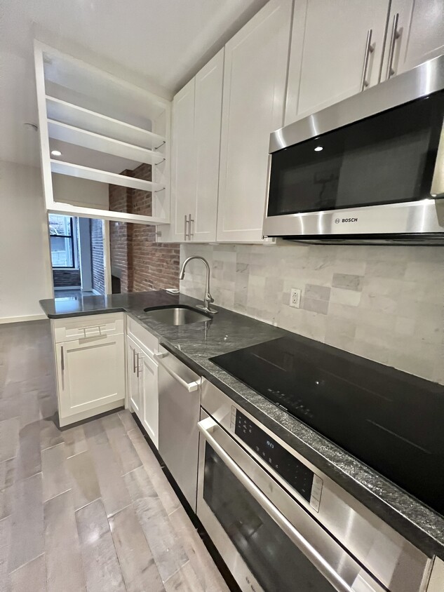 Primary Photo - 328 E 59th St