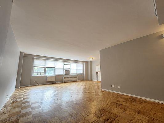 Foto del edificio - 2 bedroom in BRONX NY 10463