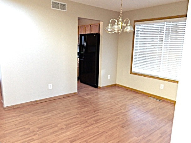 Building Photo - 518 Constitution Dr SW