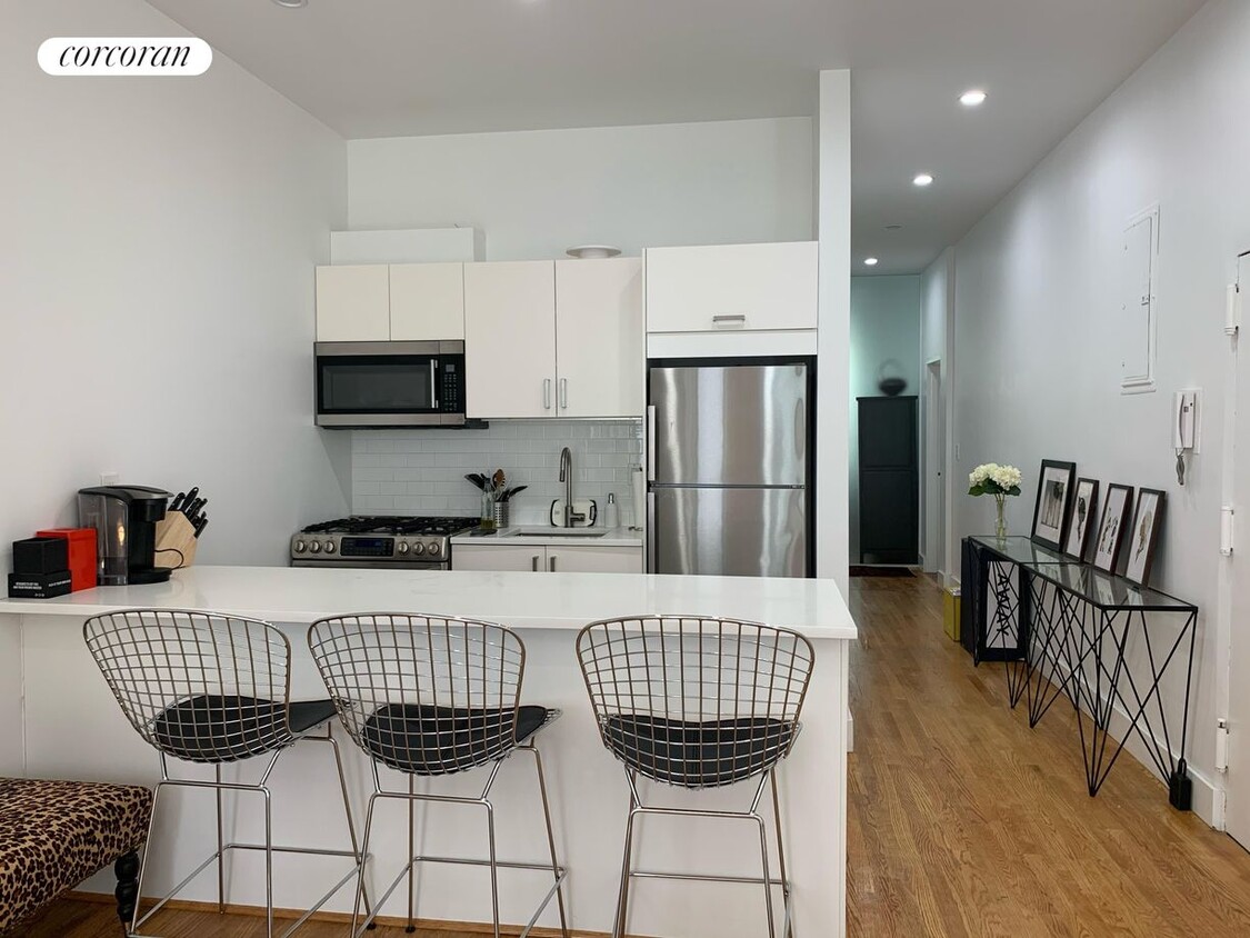 Foto principal - 161 E 61st St