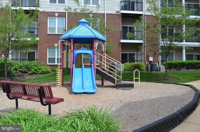 Building Photo - 1521 Spring Gate Dr.