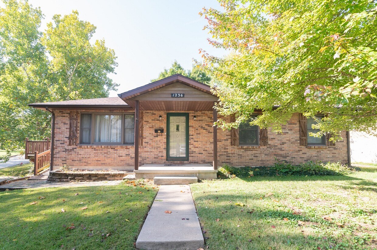 Foto principal - 1236 E Water St