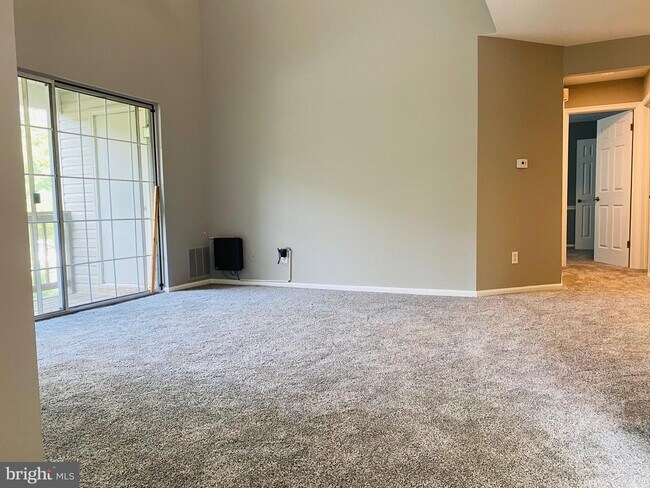 Building Photo - 1504 Hawthorne Ct
