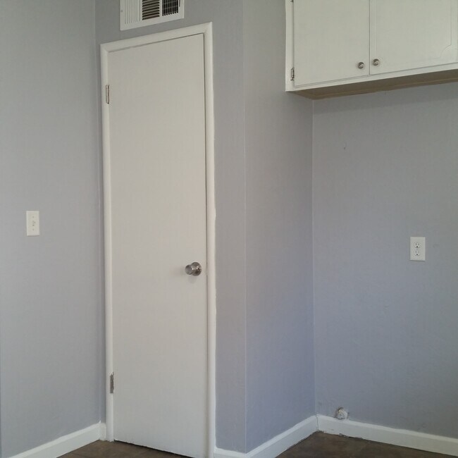 Kitchen pantry - 527 N Court St