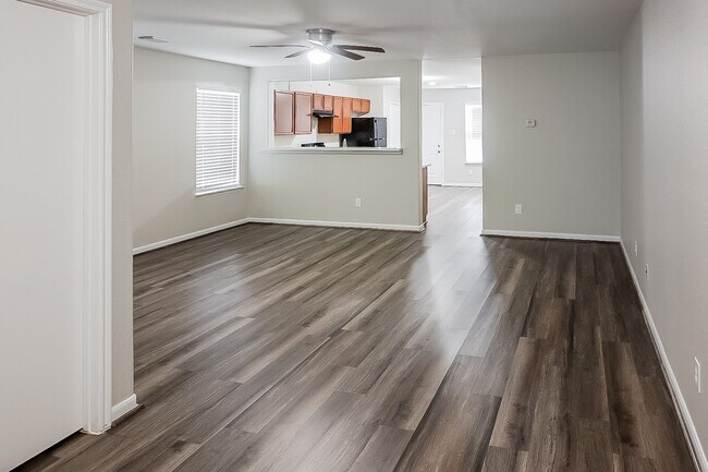 Foto del edificio - 8122 Arrington Forest Ln