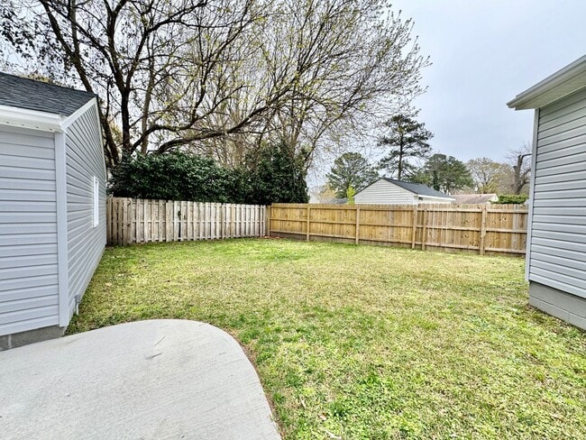 Building Photo - Immaculate First-Time Rental Available 05-...