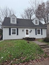 Building Photo - 511 S Evans Ave