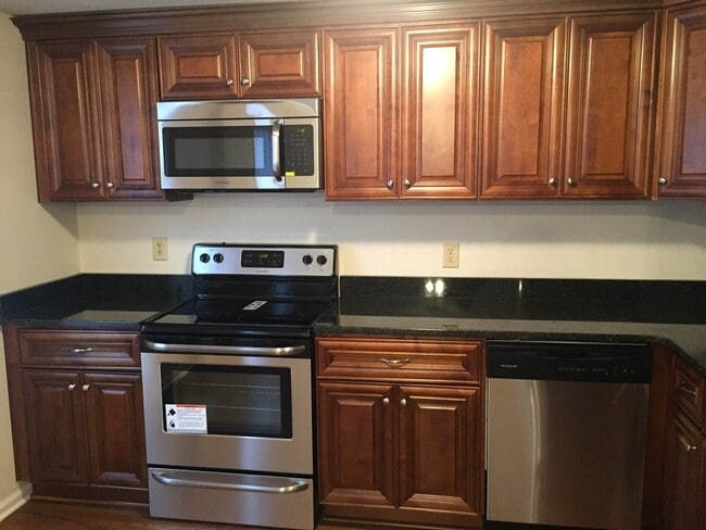 Building Photo - 1336 W 38th St