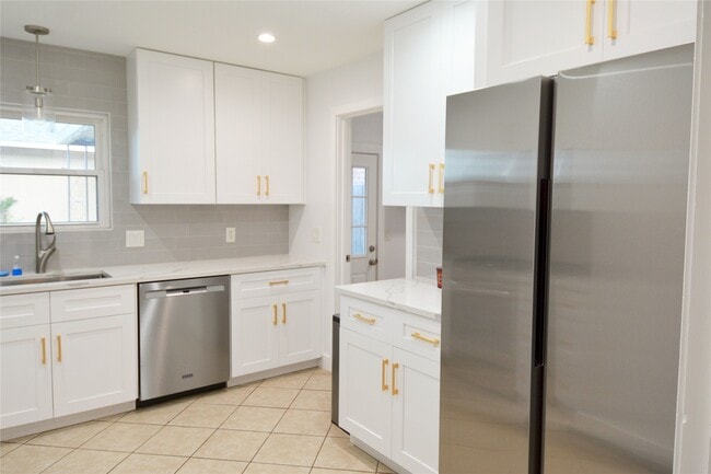 Building Photo - 501 Jerry St
