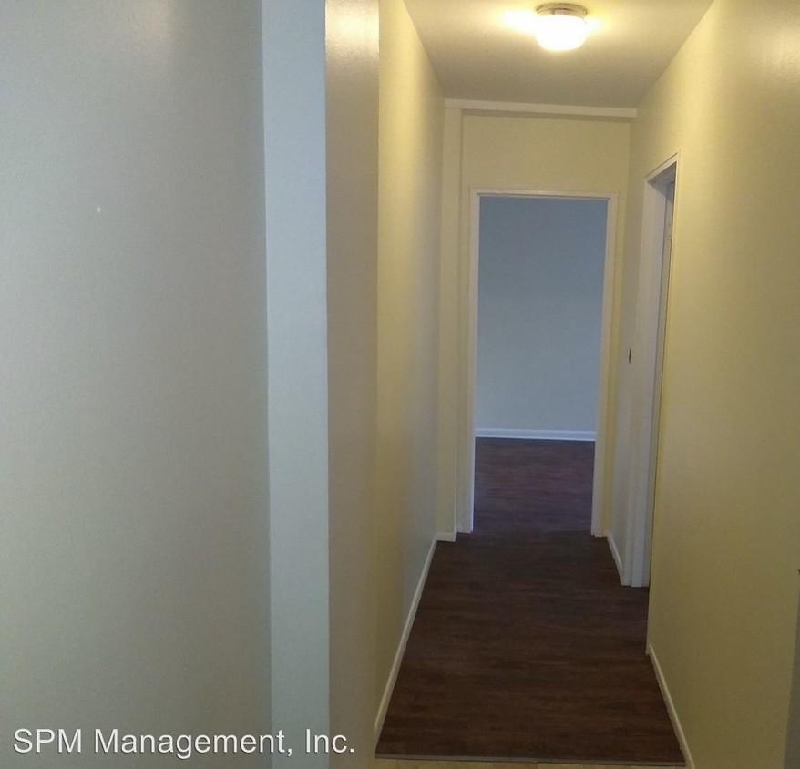 Foto principal - 24 W Railroad Ave