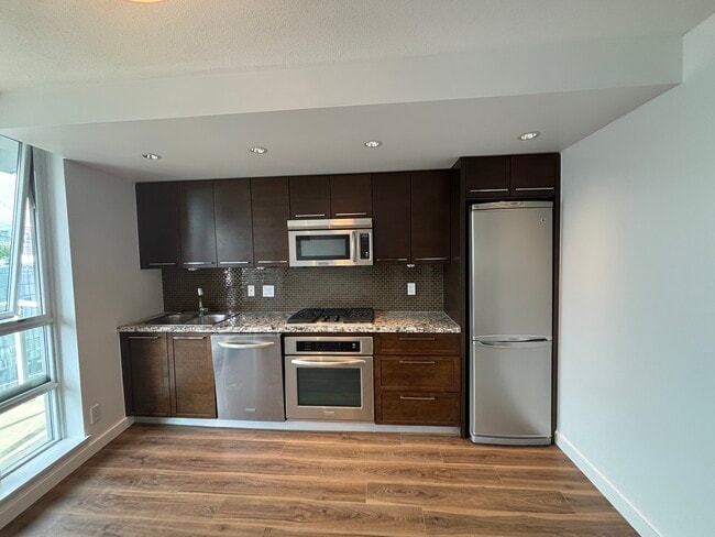 Building Photo - 2501-918 Cooperage Way