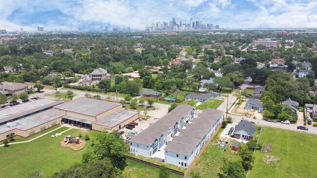 Building Photo - 3634 Griggs Rd