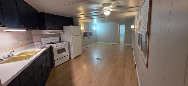 Building Photo - 760 Henry St