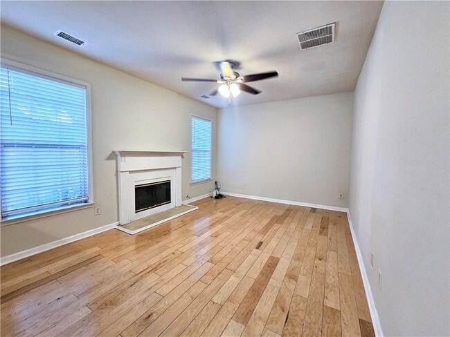 Foto del edificio - 1372 Dukes Creek Dr