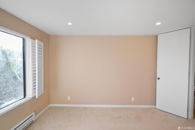 Foto del edificio - 1305 Shelter Creek Ln
