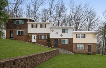 Building Photo - 112 Town Ct