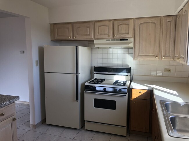 Foto del edificio - 1326 E 159th St
