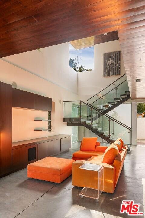 Building Photo - 714 California Ave