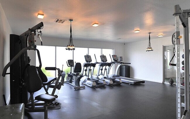 Foto del edificio - 1071 Clayton Ln