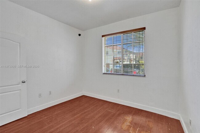 Foto del edificio - 21005 NW 14th Pl