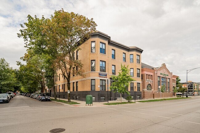 Foto del edificio - 1037 W Diversey Pkwy