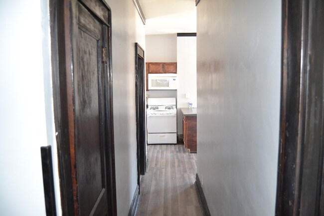 Building Photo - 160 Fayette St