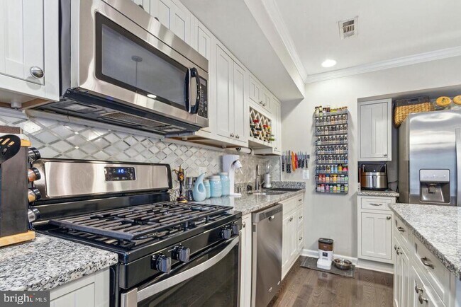 Foto del edificio - 1739 Holbrook St NE