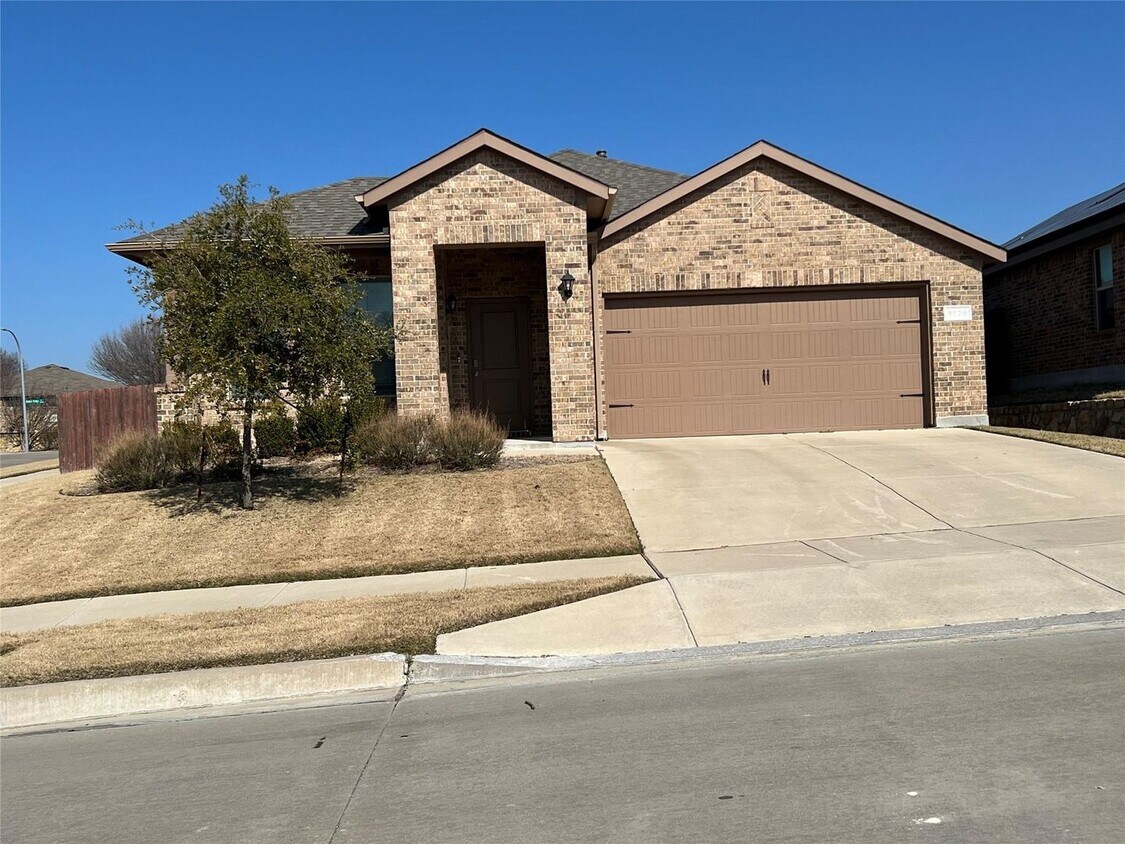 Foto principal - Fully Furnished immaculate D. R. Horton home
