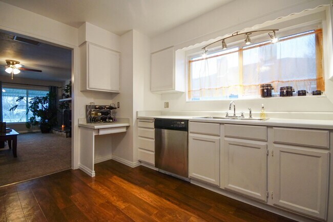 Building Photo - 3594 S 700 E