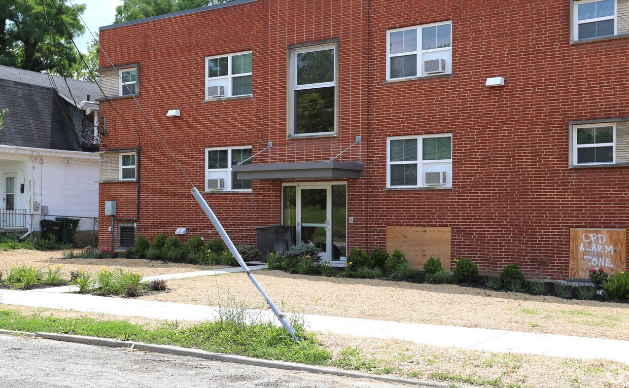 Building Photo - 3471 Fernside Pl