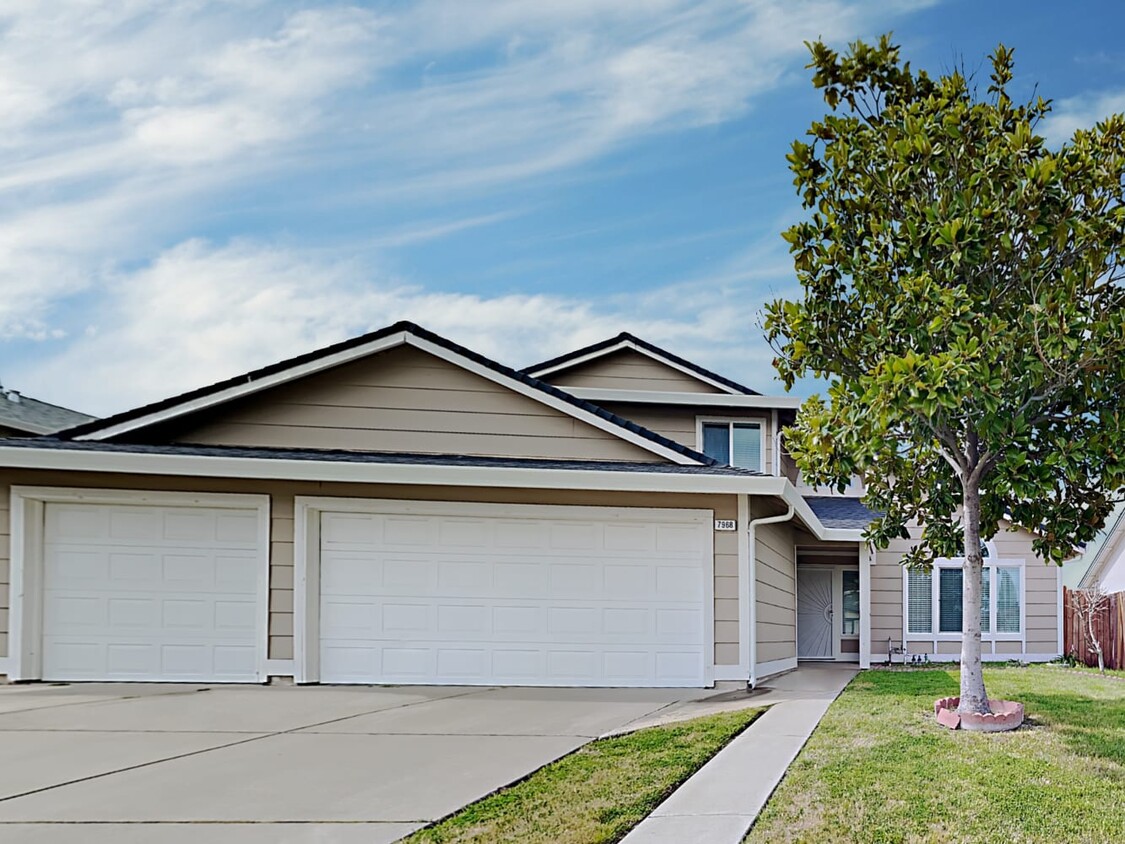 Foto principal - 7968 Yeager Way