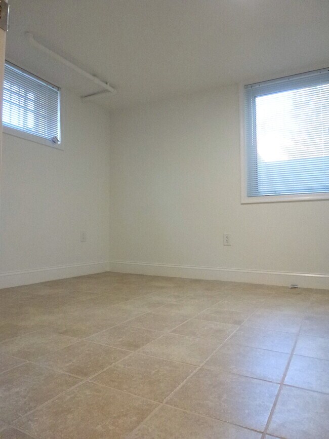 #1 Bedroom - 1601 Buchanan St NW