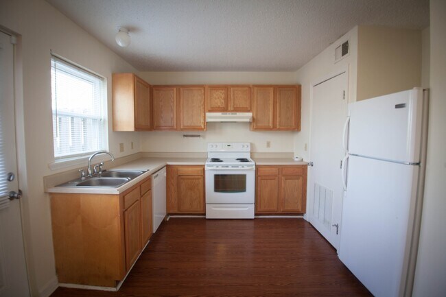 Building Photo - 7232 Old Harding Pike