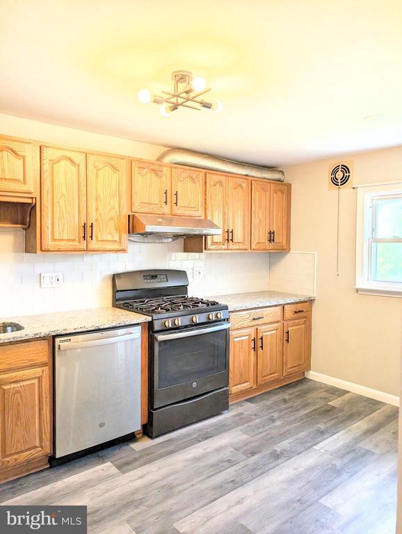 Building Photo - 3745 Westhampton Dr