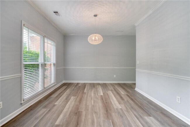 Building Photo - 355 Lamme Chase