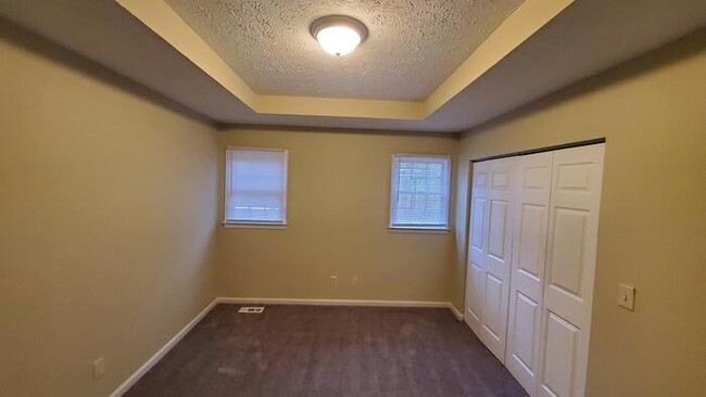 Building Photo - 140 Heelstone Ave