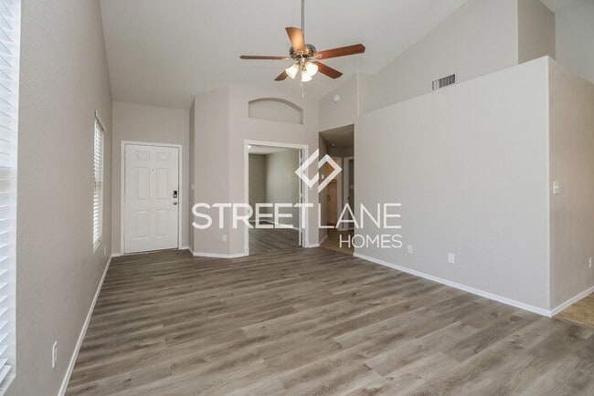 Building Photo - REDUCED- Now offering $500 off first month...