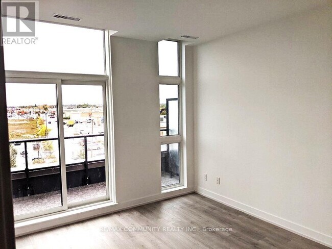 Building Photo - 1709-1709 Bur Oak Ave