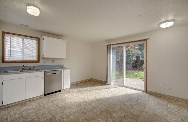 Foto del edificio - 3bd 2ba Single Level Home in Mountain View...