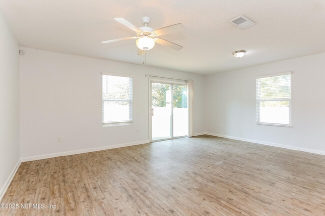 Building Photo - 522 Eiseman Wy