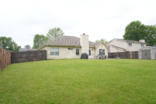 Foto del edificio - 119 Green Springs Dr