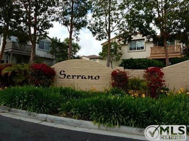 Foto del edificio - 6049 Paseo Salinero