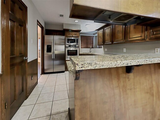 Foto del edificio - 654 S Rivershire Dr