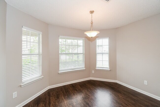 Building Photo - 228 Prince Phillip Dr