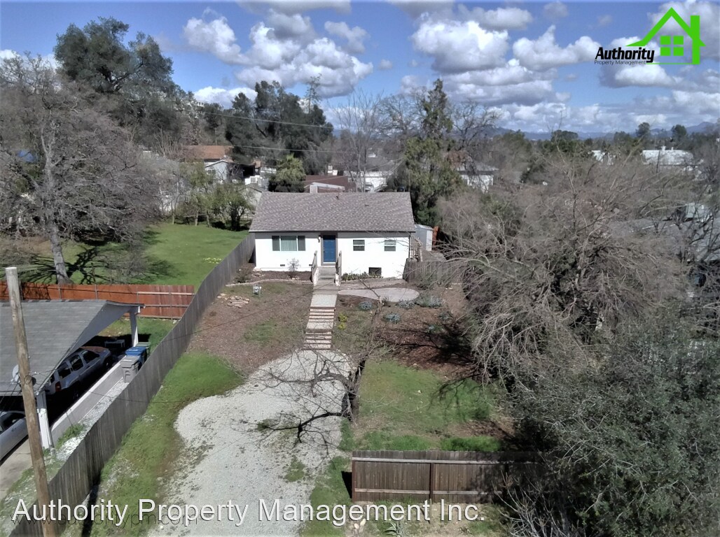 Primary Photo - 3 br, 1.5 bath House - 1840 Laurel Ave.