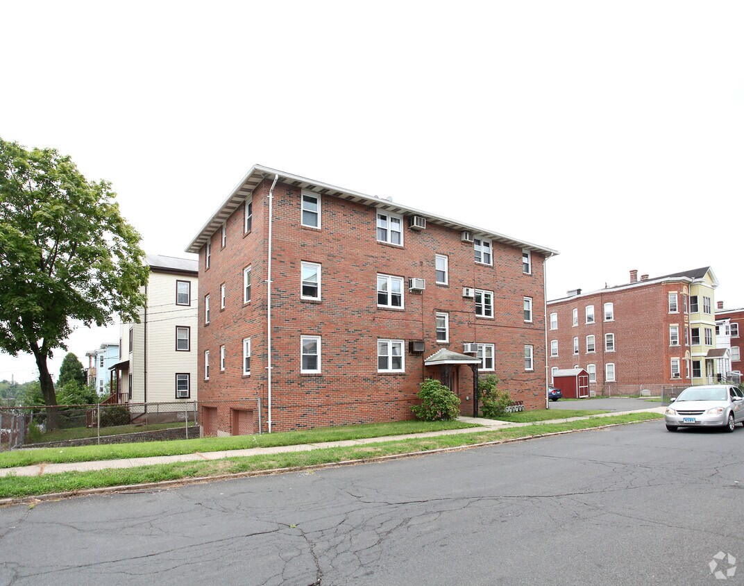 Building Photo - 70 Lyman St