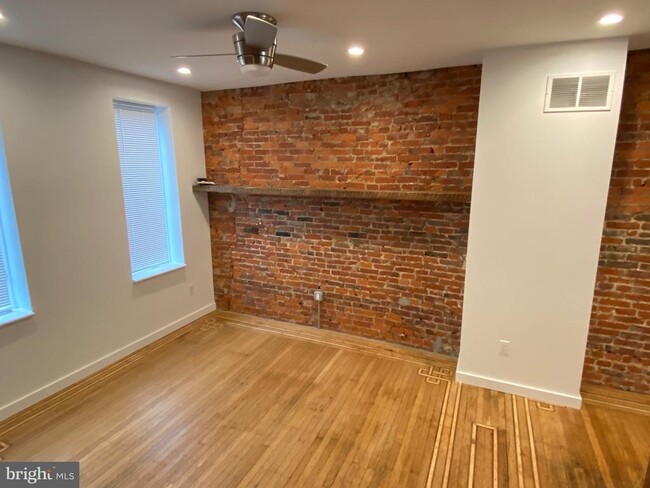 Building Photo - 3229 Chatham St