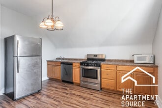 Building Photo - 2853 W Dickens Ave