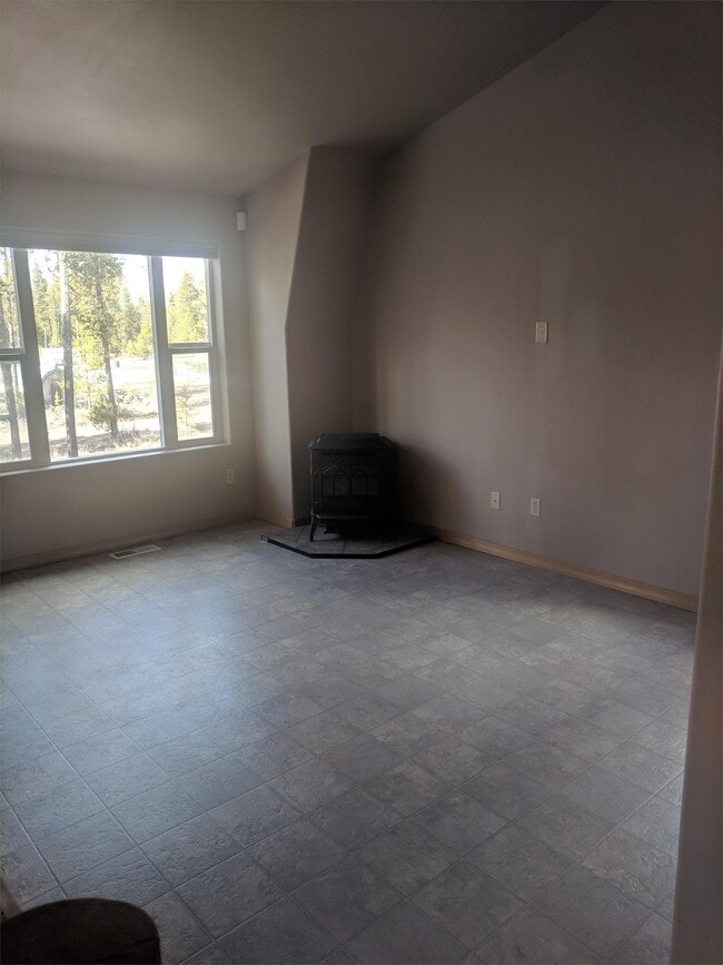 Building Photo - 16917 Whittier Dr